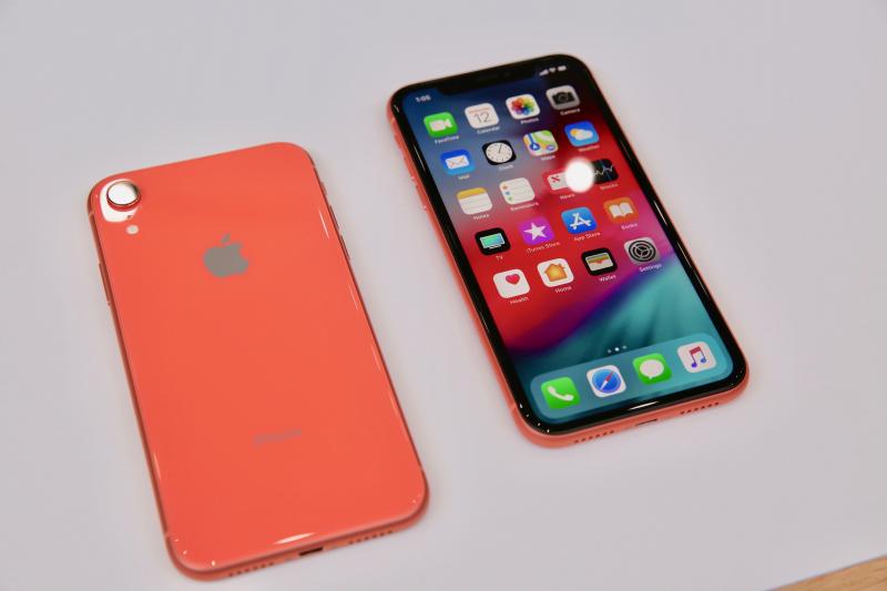 蘋果「親民版」iPhone XR 今 15:00 開放預購！4 項購機訊息該瞭解