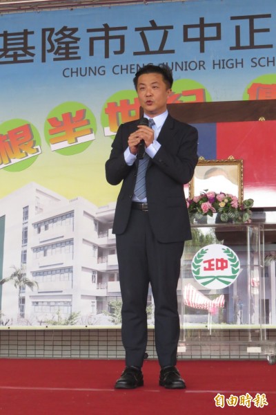 反年改團體被譙國恥 呂秋遠火速「寫歌」飆罵TMD 反年改團體被譙國恥 呂秋遠火速「寫歌」飆罵TMD