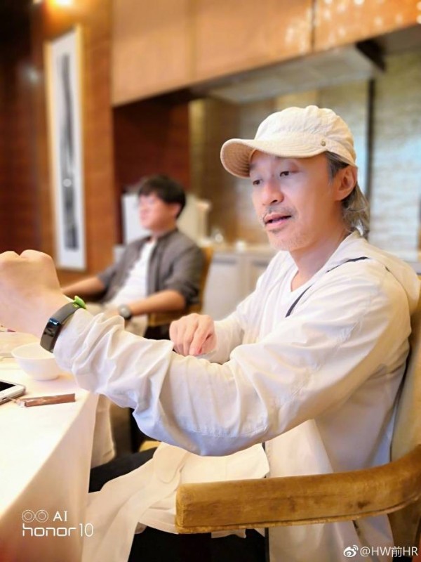 55歲星爺近照嚇壞網友! 心疼周星馳老了... 55歲星爺近照嚇壞網友! 心疼周星馳老了...