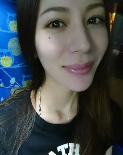 謝和弦不在家 混血妻飛撲學弟在外過夜 謝和弦不在家 混血妻飛撲學弟在外過夜