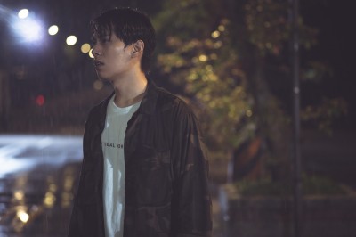 林子閎雨中奔跑6小時 公主抱救美被讚「超Man」 林子閎雨中奔跑6小時 公主抱救美被讚「超Man」