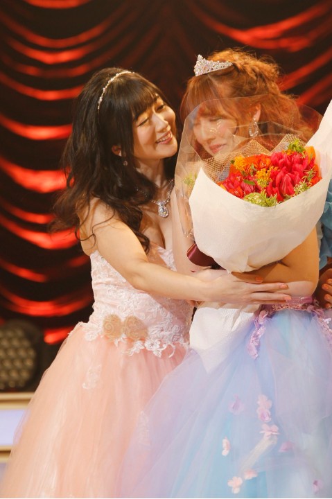 AV奧斯卡開奬 三上悠亞奪最優秀女優噴淚