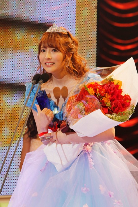 AV奧斯卡開奬 三上悠亞奪最優秀女優噴淚