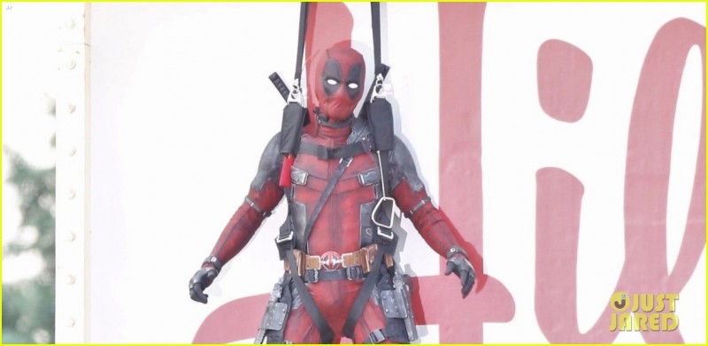 《死侍2》「機保」定裝照公開！街頭拍攝照也流齣