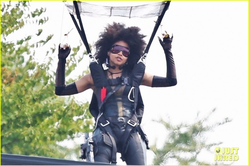 《死侍2》「機保」定裝照公開！街頭拍攝照也流齣