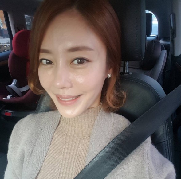 前女團偶像閃電再婚 交往1個月急當醫師娘