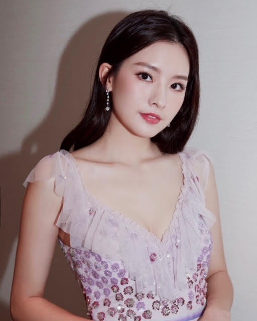 吳剋群女友薄紗絕美飄仙味 登紅毯發願演瘋女人