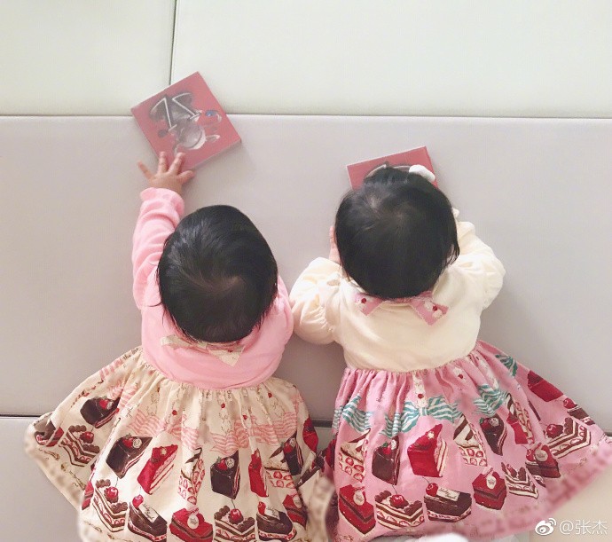有錢就是任性！明星夫妻女兒裙子價錢曝光驚呆網友
