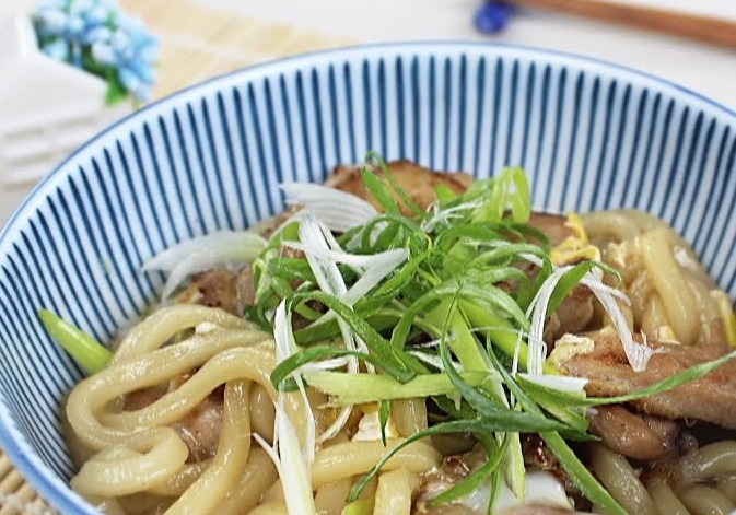 親子滑蛋烏龍麵 (影片)