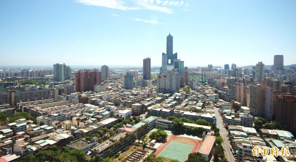 北部房市降價吸引自住買盤的市場趨勢,往南延燒高雄房市,物件售價微幅壓低,有利吸引買氣集中。(記者林耀文攝)