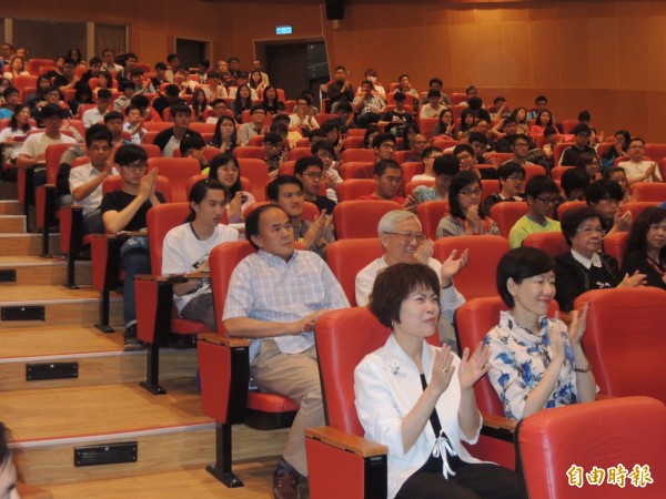 會場有不少人聆聽游錫堃演講。(記者江志雄攝)
