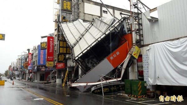 台東市中華鬧區有如遭遇恐攻。(記者黃明堂攝)