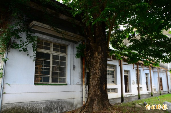 完工於日治時期的新化區公會堂,將進行歷史建築的修復。(記者吳俊鋒攝)