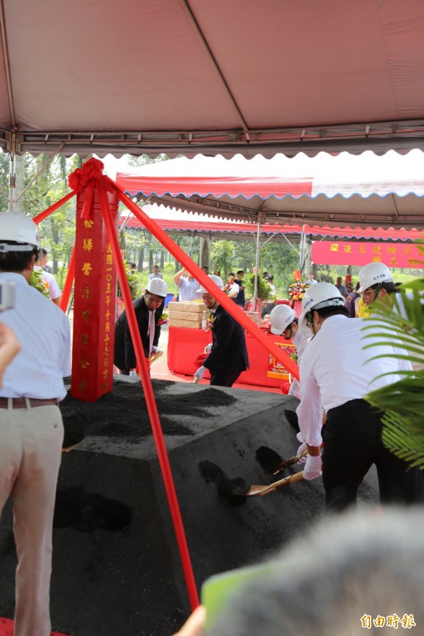 鹽埔交流道今天動工，縣府也同步規劃海豐外環道，未來從屏東市區上交流道只需10分鐘。（記者邱芷柔攝）