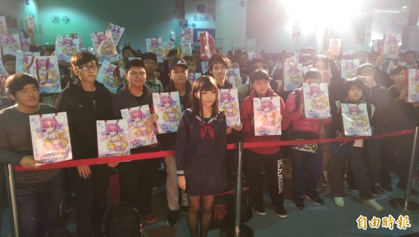 台灣美少女繪畫家Stellarism今在動漫節舉辦首次個人簽名會。(記者蕭玗欣攝)