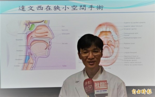 曾良鵬提醒有抽菸、喝酒及嚼檳榔習慣的民眾,不管是否已經戒除,最好每3個月或半年到醫院檢查。(記者洪定宏攝)