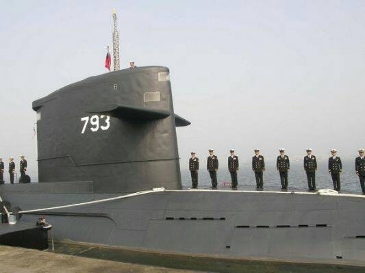 圖為海軍編號793海龍潛艦。(國防部資料照)