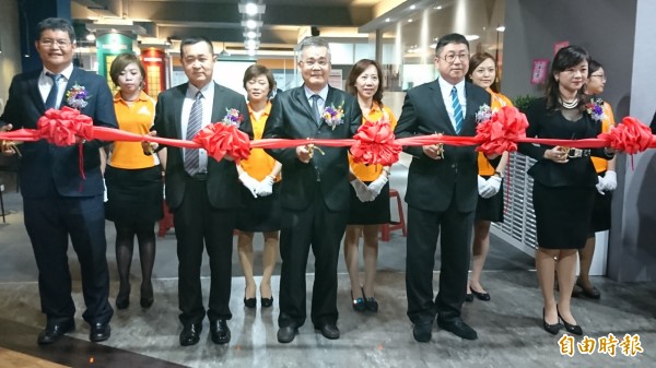 利可安保險經驗人公司屏東店開幕（記者葉永騫攝）