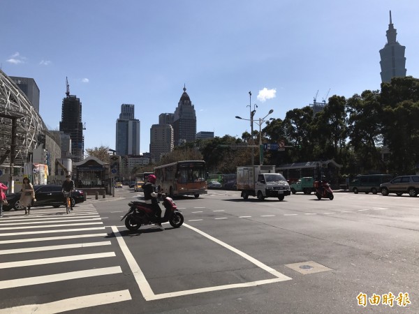 捷運宅買氣不如過往，如以捷運板南線北市站點周邊250公尺為例，其中以19~29坪、每坪71~80萬交易較為頻繁，為板南線最熱絡的交易條件。（記者徐義平攝）