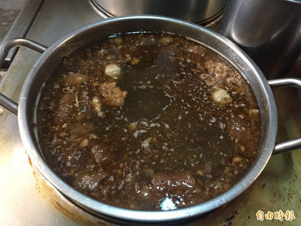 豐原區聰明担仔麵。(記者歐素美攝) 豐原區聰明担仔麵。(記者歐素美攝)