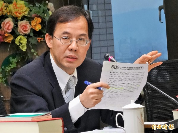金管會表示，台新證與大眾證上午遭到網路駭客攻擊，但投資人權益不受影響。圖為證期局副局長張振山（資料照，記者王孟倫攝）