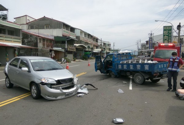 台20線玉井路段發生車禍。（記者吳俊鋒翻攝）