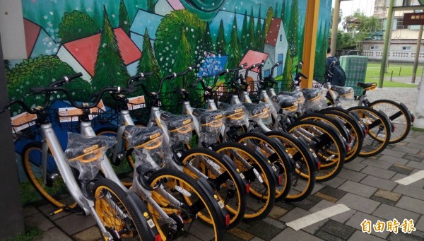 oBike爭議再添一樁，男子扛車遭告竊盜。（資料照，記者簡惠茹攝）