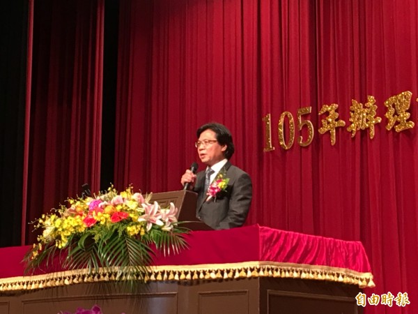 內政部長葉俊榮出席調解績優人表揚大會，並感謝調解人員的無私奉獻。（記者鄭鴻達攝）