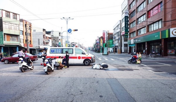 高雄路竹區省道台一線中山路、國昌路口，高居易肇事路口之冠。（記者蘇福男翻攝）