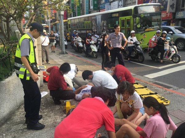 警方到場處理。（記者陳恩惠翻攝）