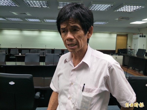 台南市議員李文正指出，教育局應用更積極作為來影響中央。（記者邱灝唐攝）