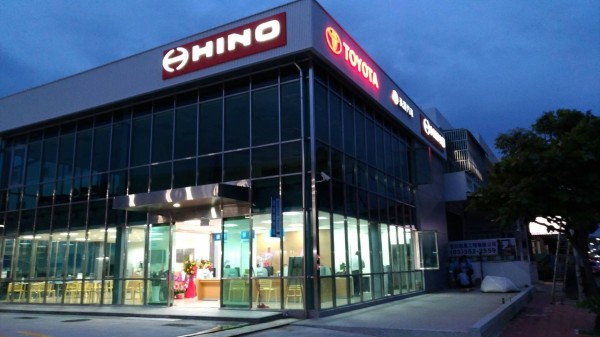 汰換需求刺激大型商用車成長,和泰汽車代理的
日野再推寬幅式懸吊巴士,搶進遊覽巴士市場
(圖由和泰汽車提供)