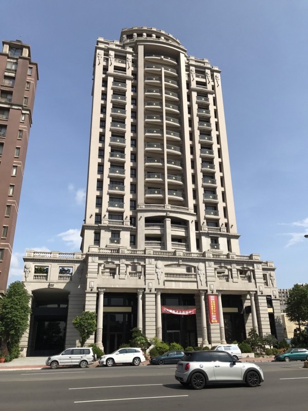 竹北19層豪宅標售底價竟比不上「帝寶」一戶總價,即便如此,昨仍流標收場,今年累積流標紀錄達3次。(圖由台灣房屋竹北高鐵直營店提供)