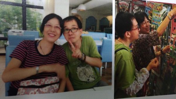 阿德生前相當倚賴母親,母子合照尤顯情深。(記者廖淑玲翻攝)