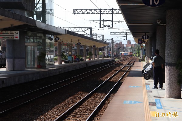 台鐵針對宜蘭火車站的候車空間進行改善。（記者林敬倫攝）