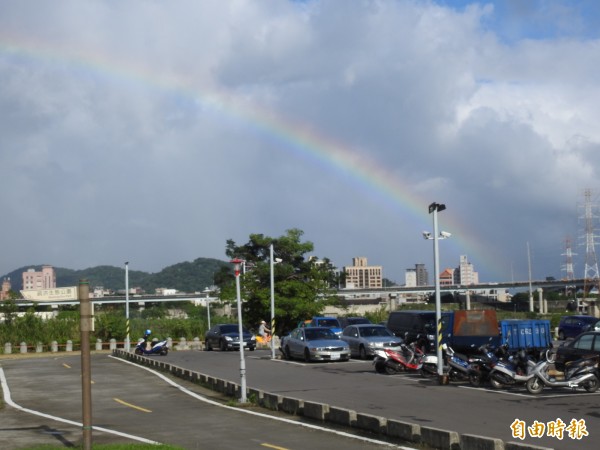 發生搶案的停車場。（記者王宣晴攝） 