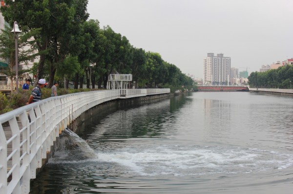 水利局斥資1千多萬元，改善前鎮河抽水站及木棧道。（記者陳文嬋翻攝）