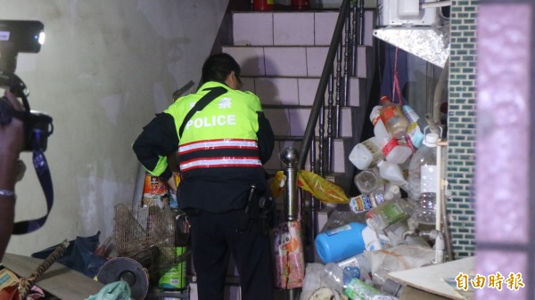 花蓮縣吉安鄉南海四街一處民宅今晚傳出火警,火勢很快就被撲滅。(記者王錦義攝)