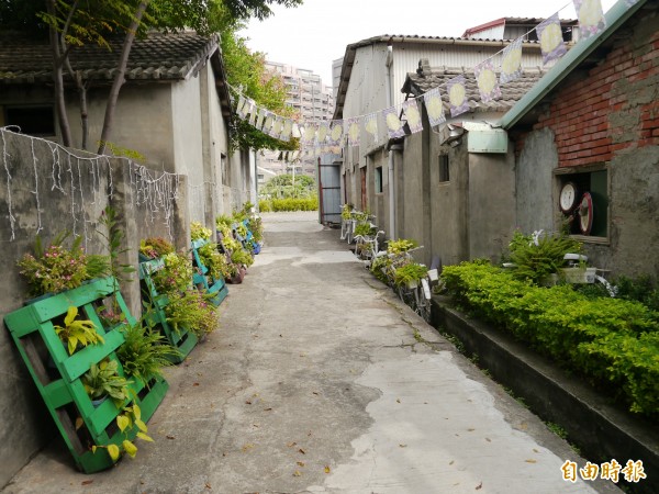 清水眷村文化園區舉行「戀戀風草 綠意眷活─療癒花園展」。（記者張軒哲攝）