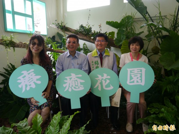 療癒花園展以新鮮植栽營造出蔥鬱森林氛圍。（記者張軒哲攝）