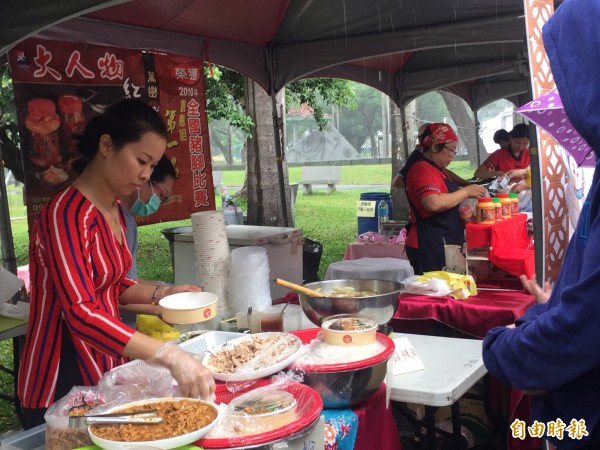 異國風的粄條料理。（記者羅欣貞攝）