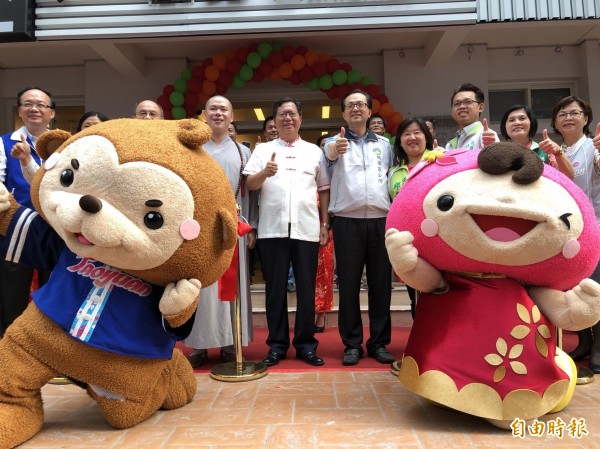 桃園市吉祥物「ㄚ桃、園哥」經常出席市政宣傳活動。（記者陳昀攝）