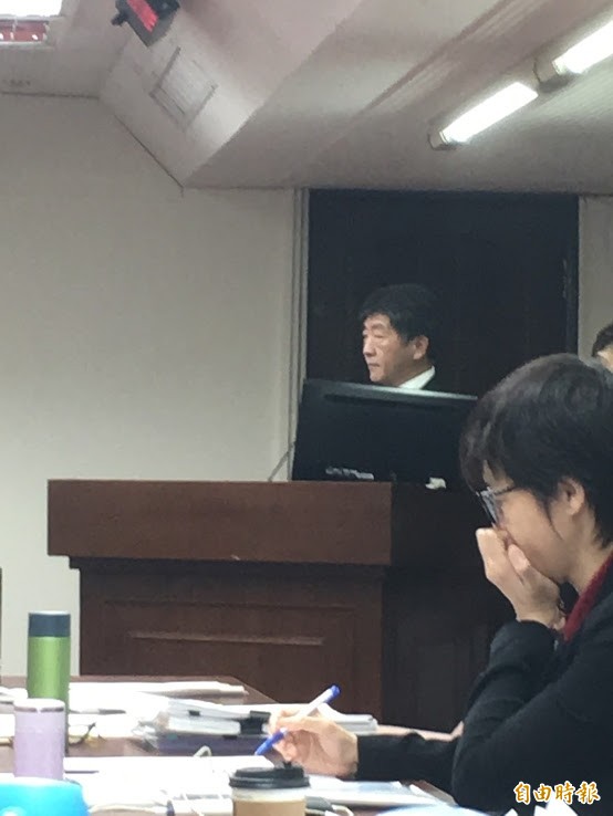 陳時中表示,照顧服務員薪資會以3.2萬元作為最基本薪資。(記者林彥彤攝)