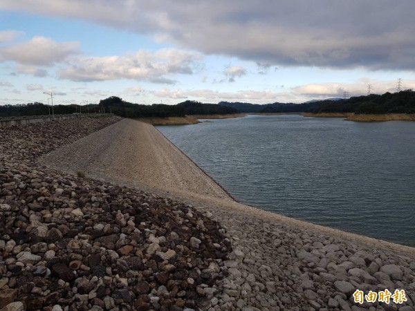 擔任大新竹地區民生、工業用水供水主力的寶二水庫,蓄水量跌破5成。(記者蔡孟尚攝)