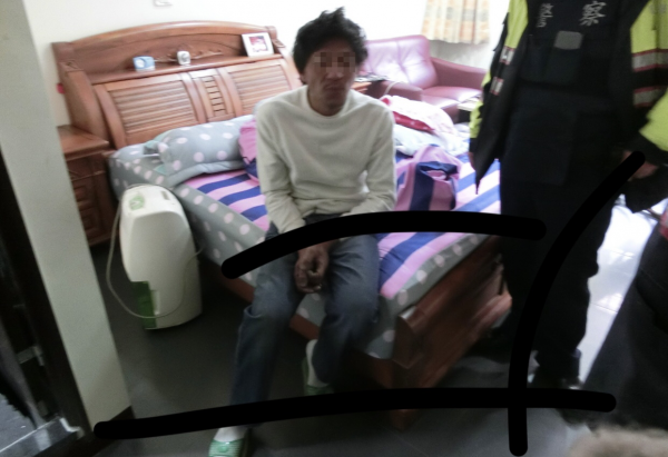 石姓男子偷雞宰殺再侵入民宅烹煮,香味引來屋主報警逮人。(記者李容萍翻攝)