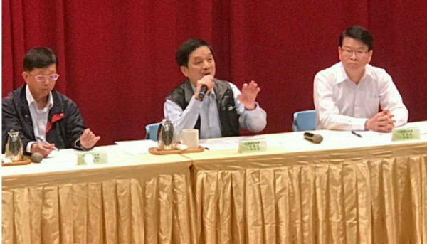 會議由周章欽檢察長(中)、王俊力檢察長(右)共同主持。(記者蔡清華翻攝)