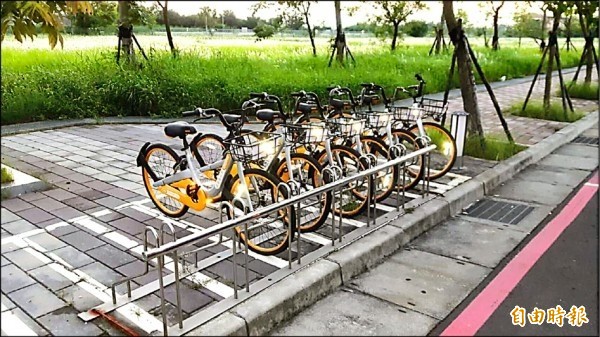 高市議會率先全國,通過「高雄市共享自行車發展管理自治條例」。(資料照,記者葛祐豪攝)