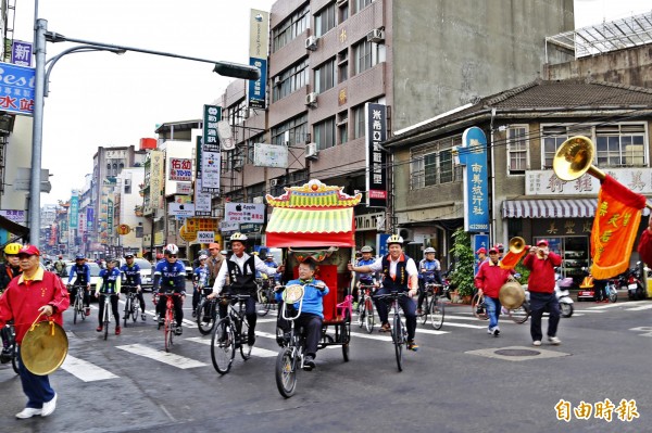 苗栗市公所將在明年4月14、15日舉辦兩天一夜的「2018苗栗鐵馬進香文化活動」，全程長達345公里，號召300名勇腳民眾參加，重現一甲子前苗栗客庄媽祖信徒騎單車前往北港進香盛況。（記者彭健禮攝）