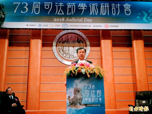 法務部長邱太三指出，未來更換全國檢察機關的招牌、取消「法院」兩字，可避免民眾混淆。（記者項程鎮攝）