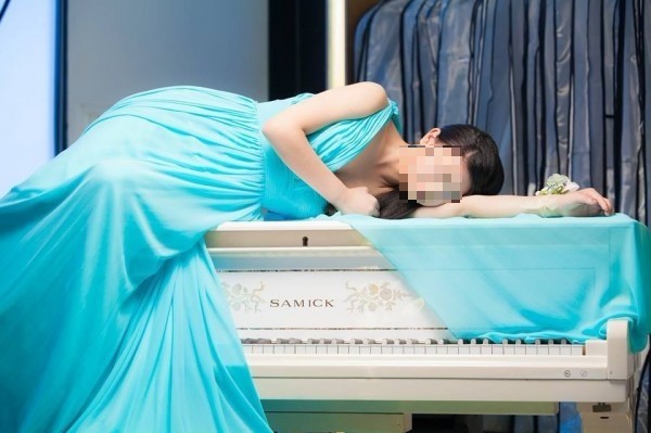 外型亮麗的師大音樂系吳姓聲樂美女,曾囊括多項國內外聲樂比賽第一名。(翻攝自臉書)